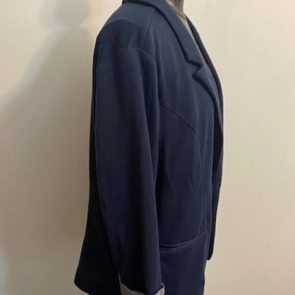 Skies are Blue Curvy Blue with contrast sleeves blazer, size 2X - Picture 3 of 5